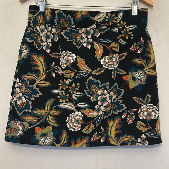 INC International Concepts black floral front zip mini skirt Size 10P EUC - Picture 4 of 8